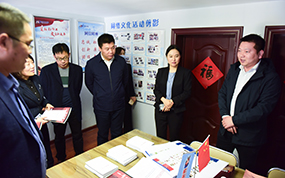 省委網信辦網評處處長常曉蘭、輿情中心主任李善江